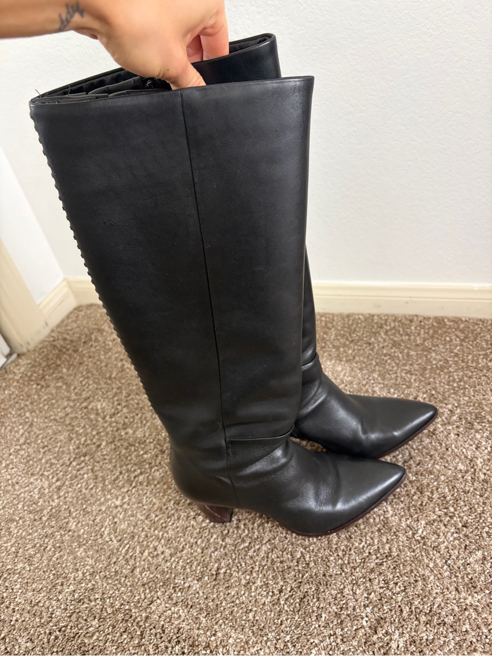 ANTONIO MELANI Black Pointed-Toe Knee-High Leather Boots - Picture 3 of 6